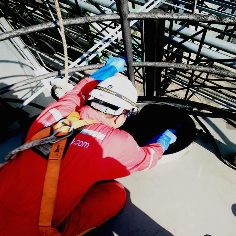 Standby Person prepared and ready outside a confined space